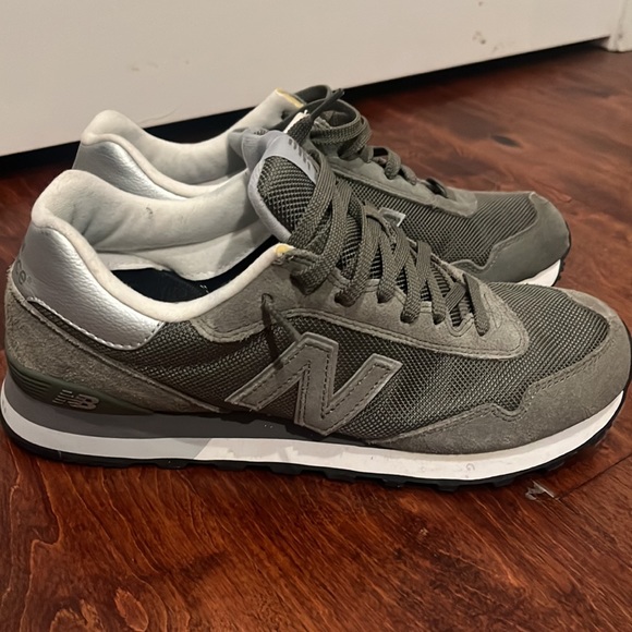 New balance sneakers 515 size 9  Good condition - Picture 3 of 5